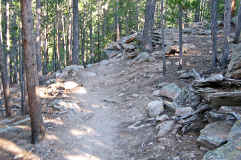trail turns left