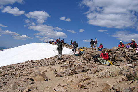 A crowded Mount Elbert summit
