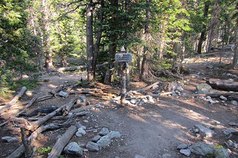 trail sign along the east side of Finch Lake
